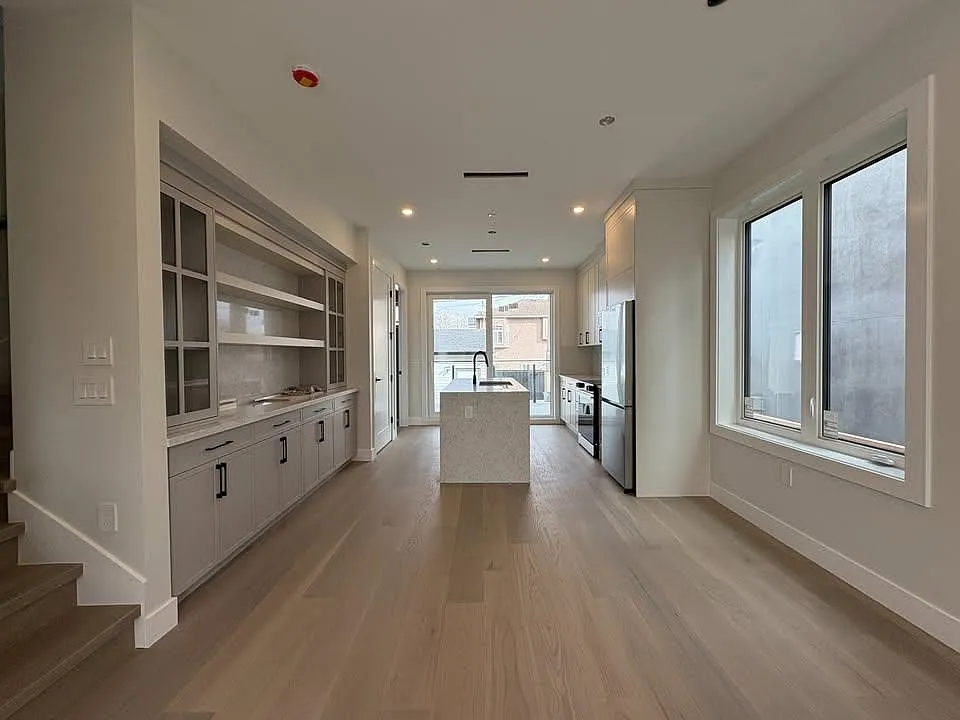 3 bed, 1500 sqft, $4,800 — Photo 2