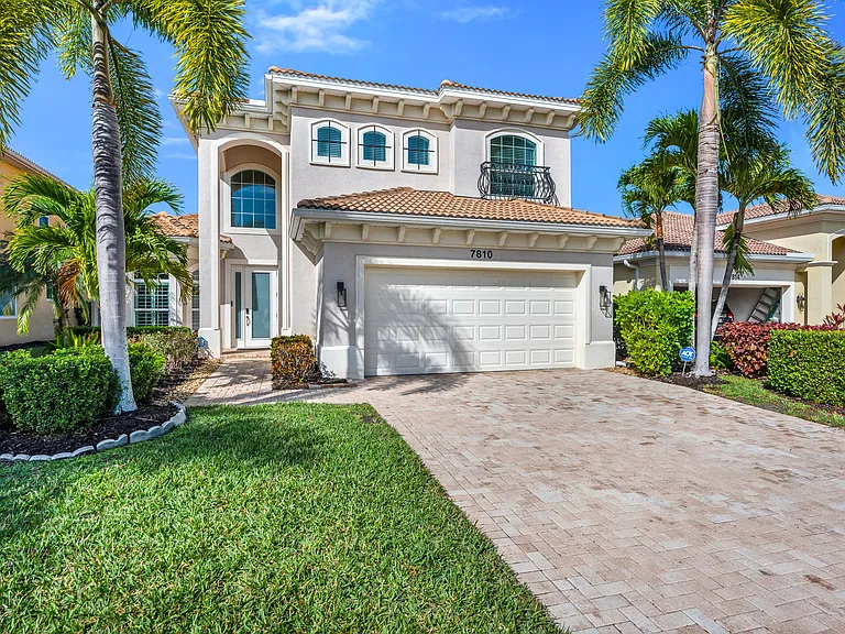 7810 Martino Cir — Photo 8