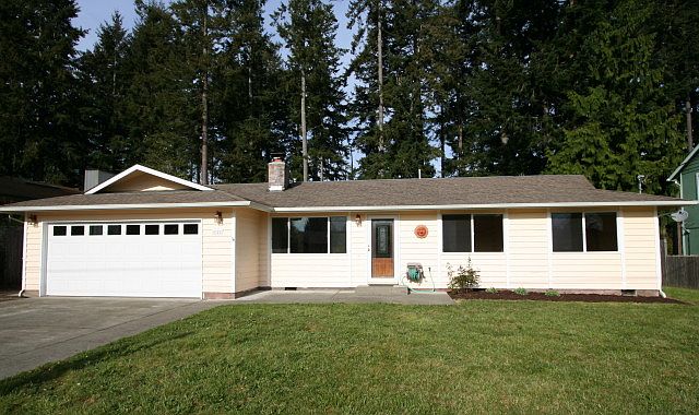 1st image of 5141 Beverly Dr NE