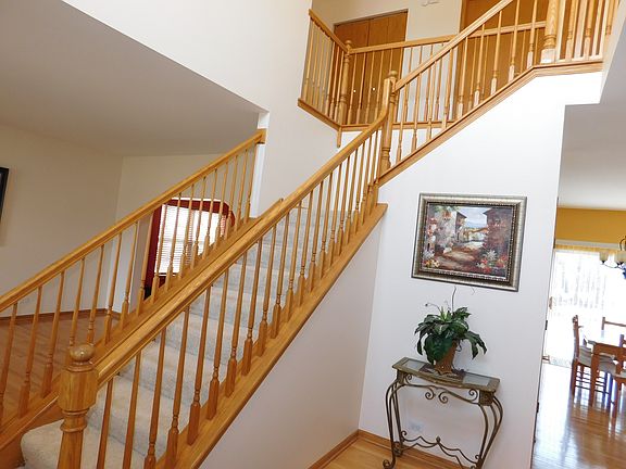 4th image of 1065 Victoria Ln