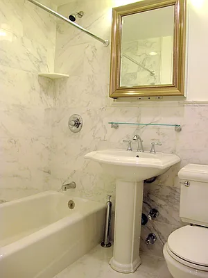 Rented by Salizzoni Realty | media 16