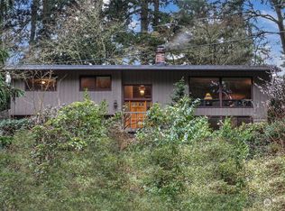 16915 26th Ave NE, Lake Forest Park, WA 98155