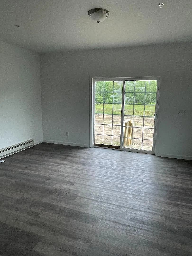 3 bed, 2.5 bath, 1600 sqft, $2,995 — Photo 4