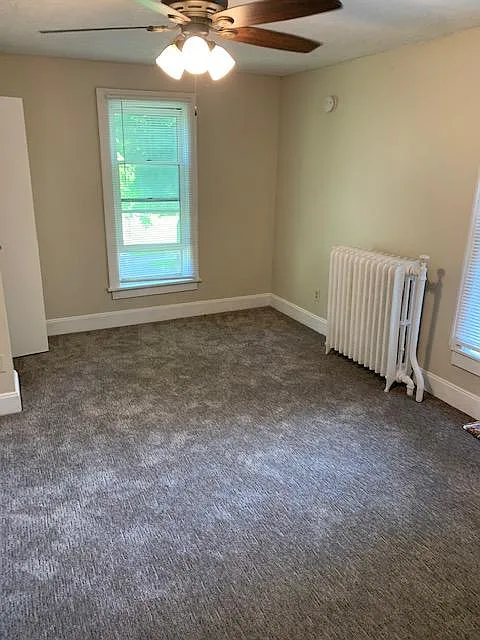 Studio, $945 — Photo 2