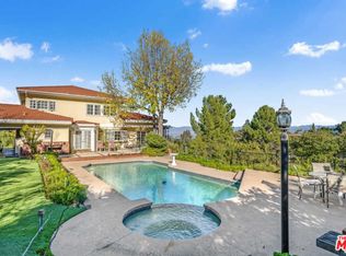 17052 Empanada Pl, Encino, CA 91436