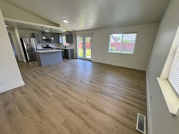 3rd image of 1287 Chichester Dr