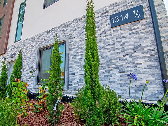 2nd image of 1316 W 35th Pl #1/2