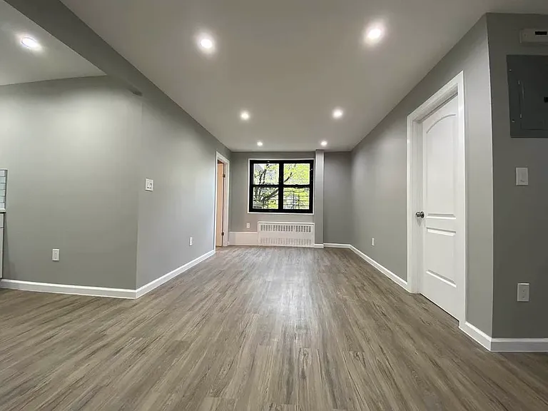 831 Bartholdi St #4D — Photo 4