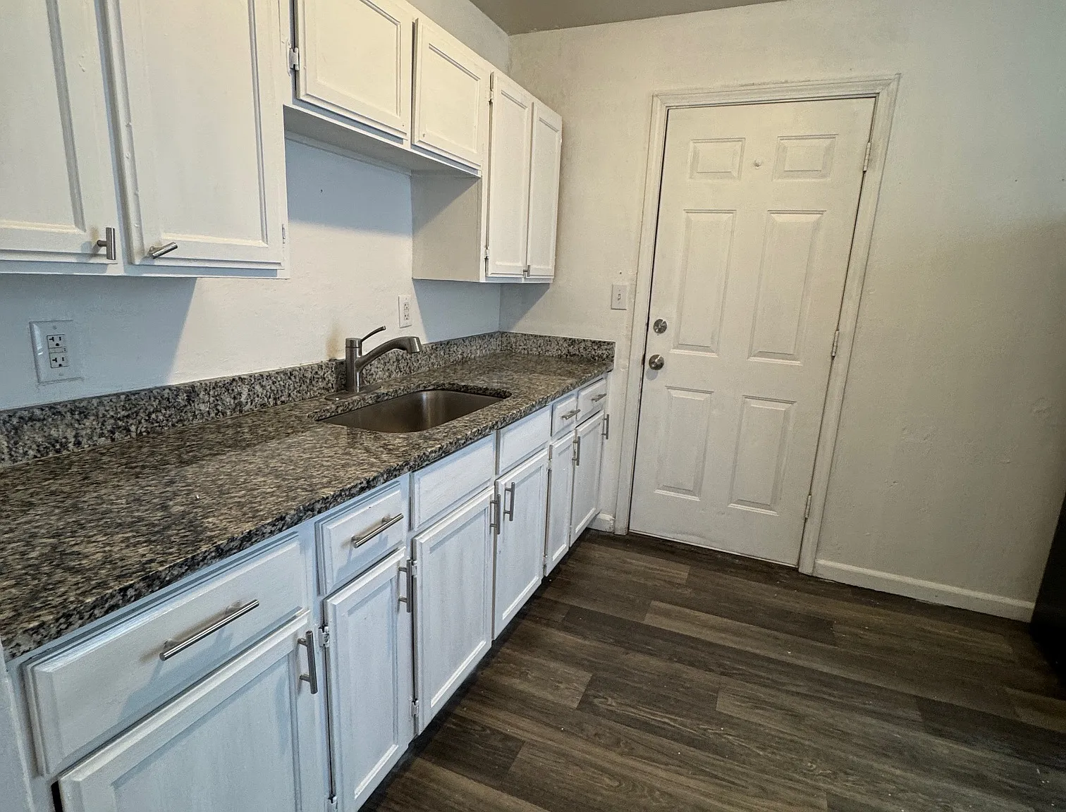 2 bed, 600 sqft, $800 — Photo 2