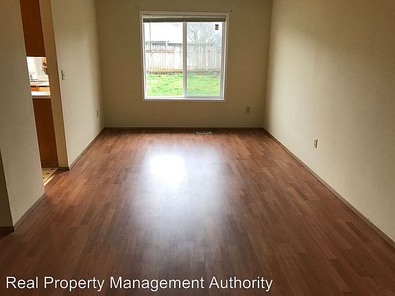 5th image of 15811 NE 72nd St
