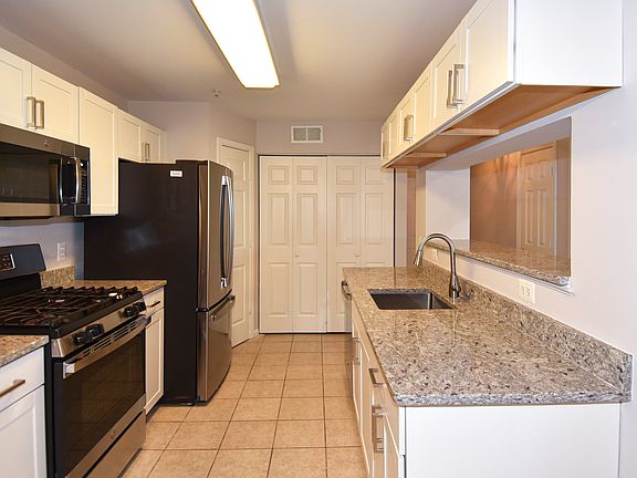 4th image of 46606 Drysdale Ter Unit 303