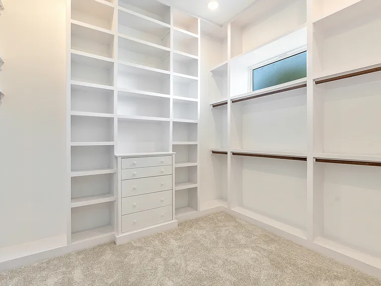 1001 Henry Way — Photo 17