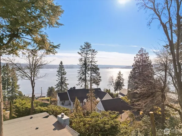 8526 E Mercer Way, Mercer Island, WA 98040