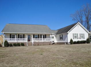 8703 Walnut Leaf Dr, Ooltewah, TN 37363