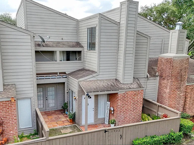 1532 Prairie Grove Dr — Photo 2
