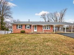 17504 Redland Rd, Derwood, MD 20855