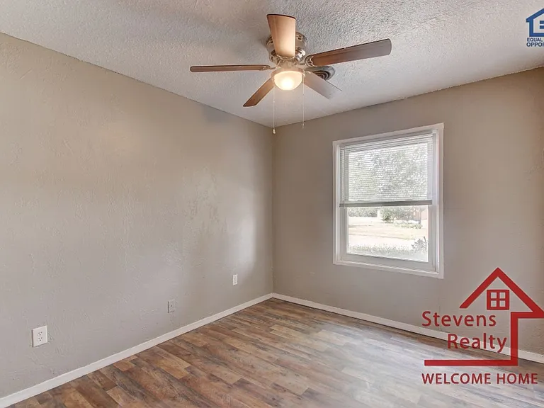2316 NW 28th St — Photo 22