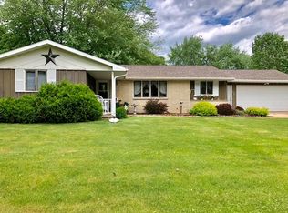 1432 Avondale Dr, Green Bay, WI 54313