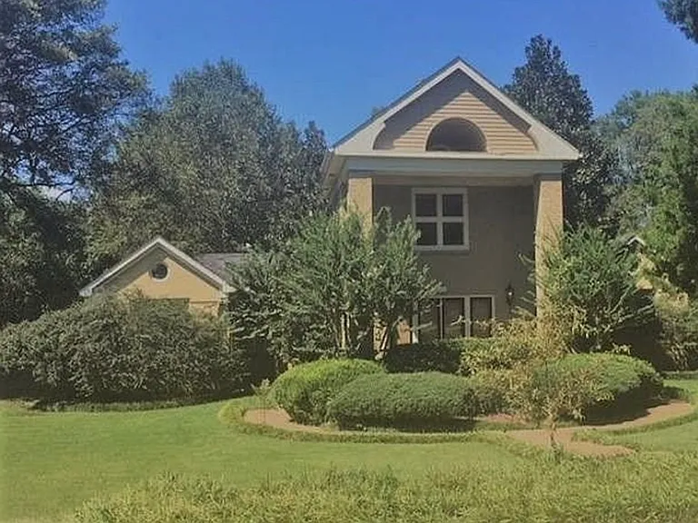 409 Bell Ave — Photo 1