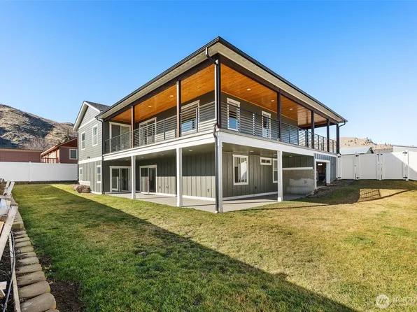 1038 Crest Loop, Entiat, WA 98822