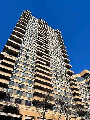 Sold by Compass | media 23