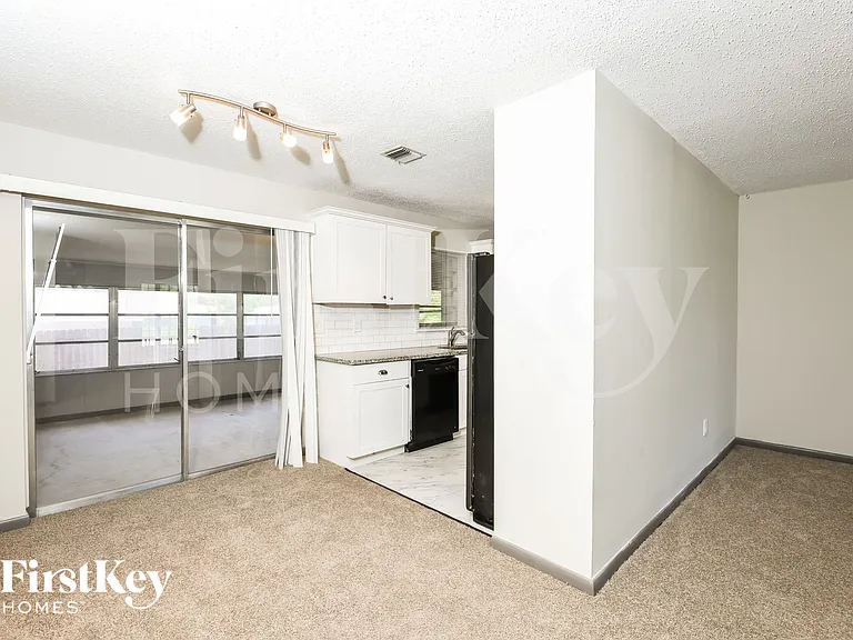 772 Cadez St NE — Photo 4