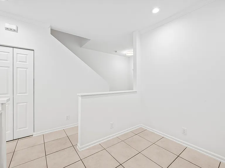 8024 Briantea Dr #8024 — Photo 18