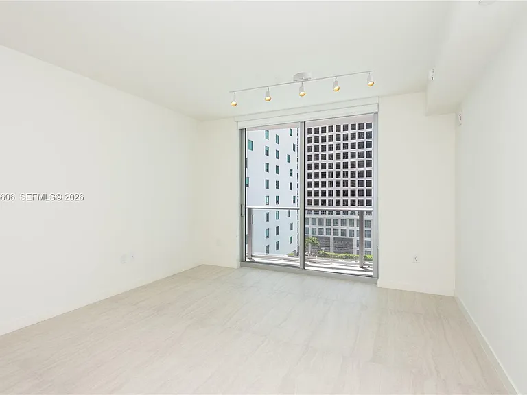 77 SE 5th St #1813 — Photo 8