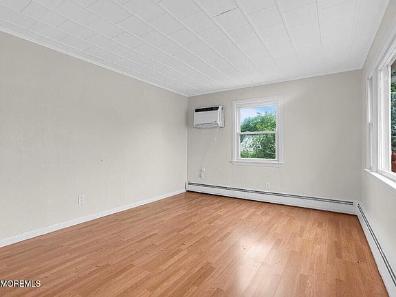 4th image of 3109 Madison Ave