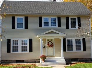 121 Sanders Ave, Lowell, MA 01851