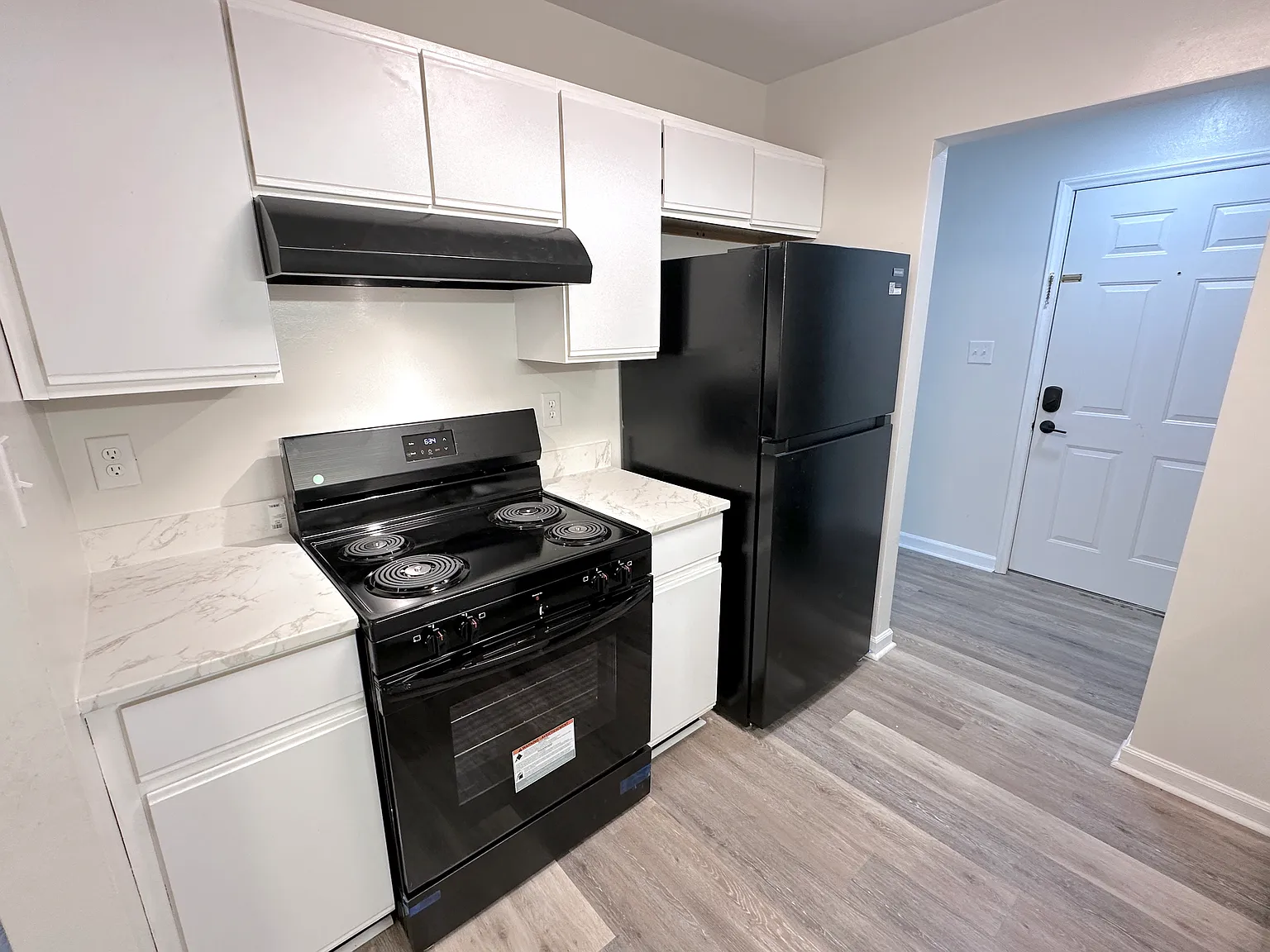 2 bed, 1.5 bath, 1005 sqft, $1,335 — Photo 3