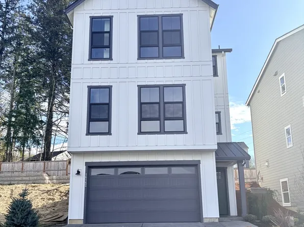 16162 NW Newberry Ln #L-89, Portland, OR 97229