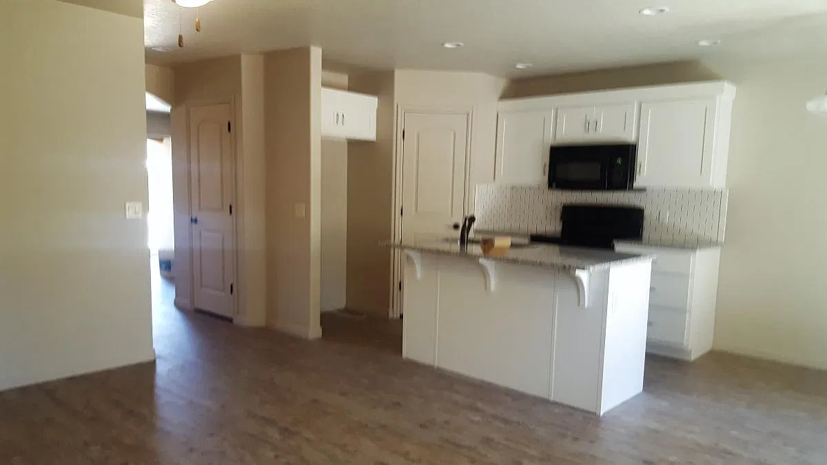 3419 S River Rd — Photo 2