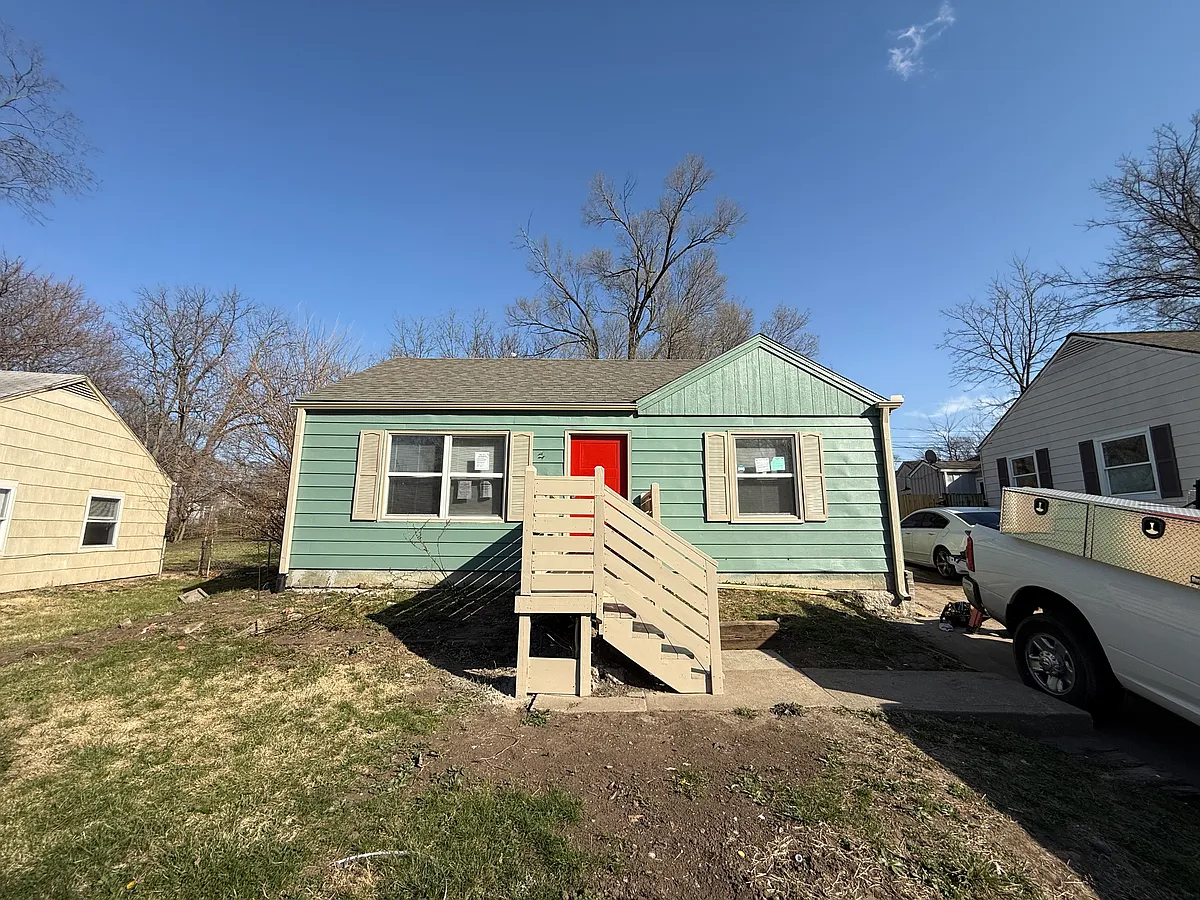 Building Photo - 2913 S 52nd St