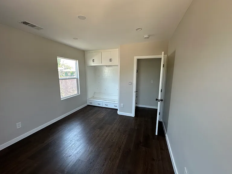 12165 Julius Ave — Photo 14