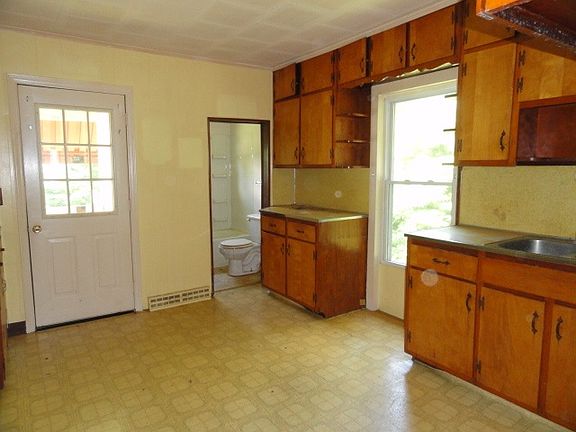 4th image of 1697 Trenthill Dr
