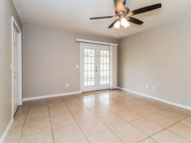 301 Morningview Dr — Photo 10