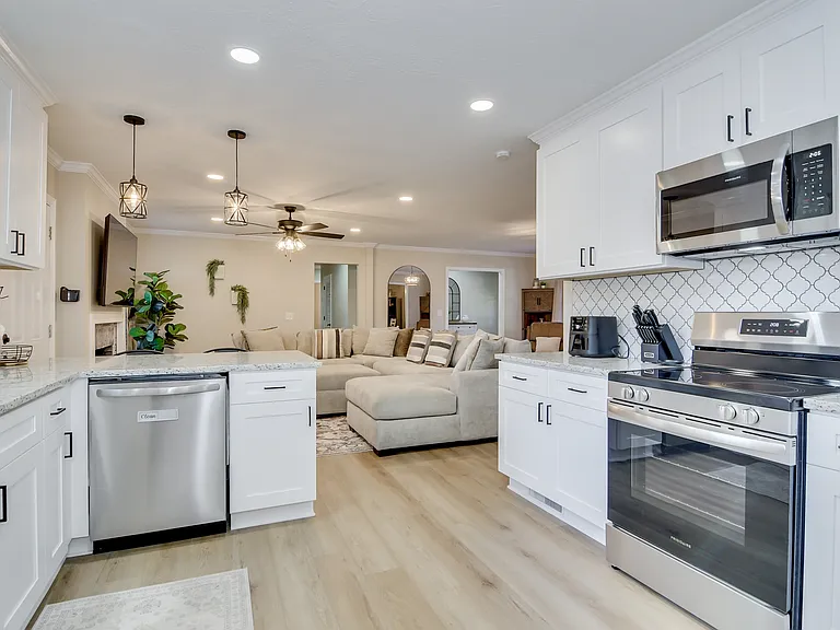 226 Thread Needle Rd E — Photo 18