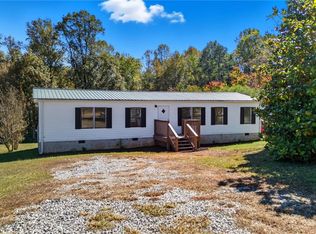 176 Westmoreland Meadows Dr, Cleveland, GA 30528