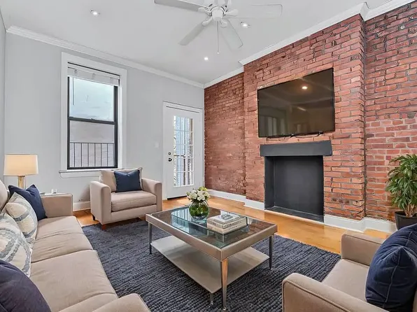 564 Hudson Street image 1 of 4