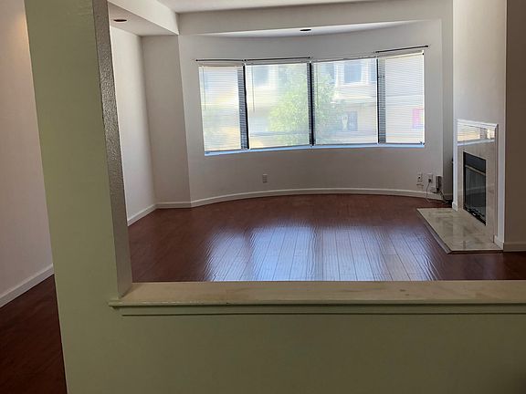 2nd image of 180 3rd Ave APT 1