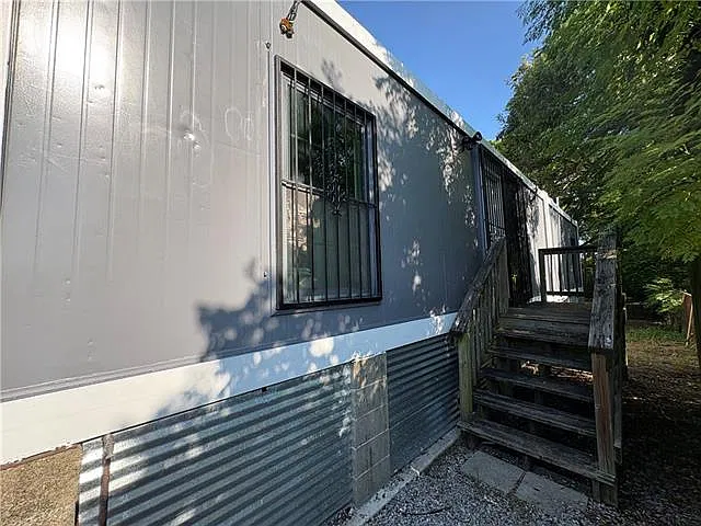 2 bed, 1.0 bath, 432 sqft, $900 — Photo 1
