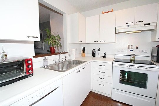 4th image of 5708 Snow Dr