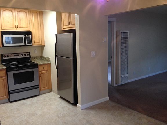 5th image of 15 Coleman Pl #8