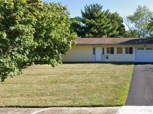 22 Kingsley Rd, Kendall Park, NJ 08824
