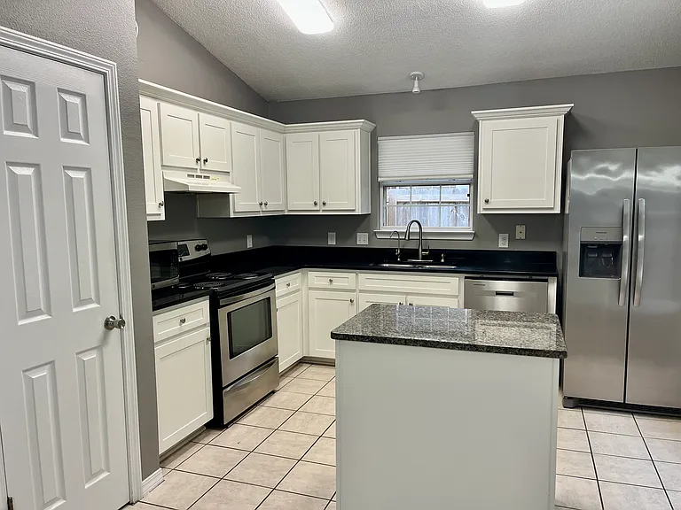 1232 Greystone Ln — Photo 21