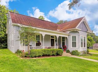 722 S Holland St, Bellville, TX 77418