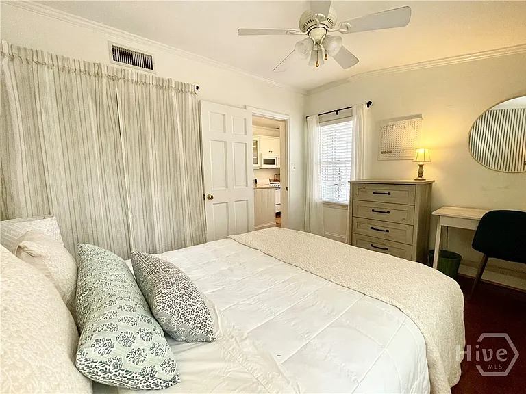 217 W Taylor St — Photo 12