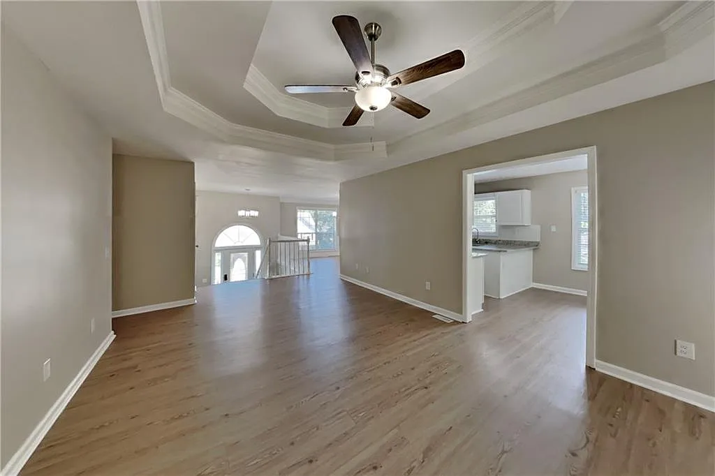 4 bed, 3.0 bath, 3021 sqft, $2,575 — Photo 3