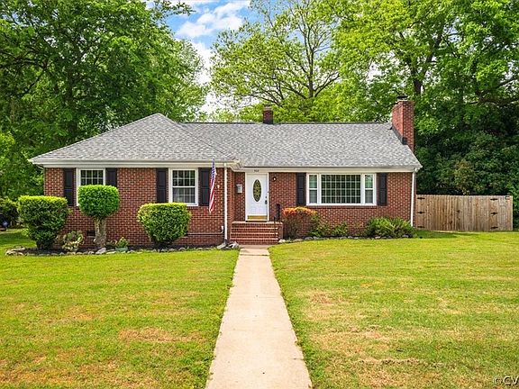 2nd image of 502 Cedar Ln